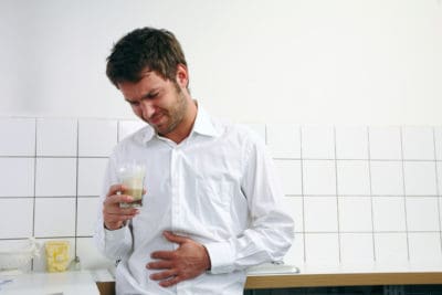 sakit perut setelah minum kopi