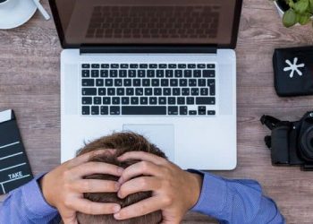 Cara Cepat Mengatasi Sakit Kepala Saat Kerja Lembur