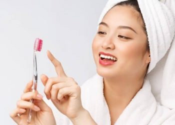 Cara Memilih Sikat Gigi untuk Gigi Sensitif
