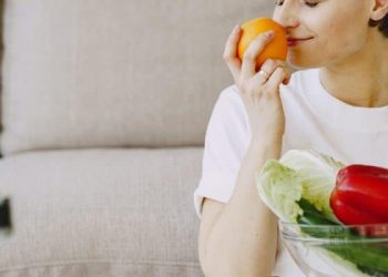 Makan Makanan Sehat Dapat Membantu Menjaga Fungsi Pendengaran, Lho!