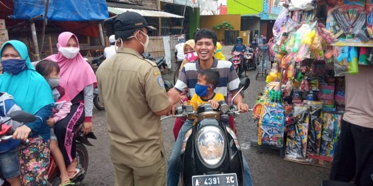 Razia masker di Sepatan. (IST)