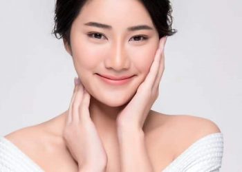 5 Langkah Wujudkan Kulit Bening Bercahaya ala Glass Skin