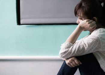 Sering Berpikir Negatif Bisa Tingkatkan Risiko Demensia