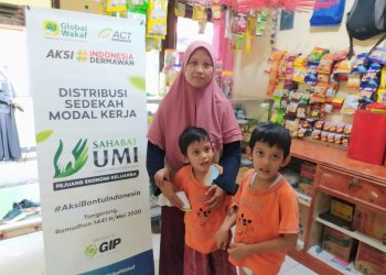 Haykal Kamil dan ACT Tangerang Raya Salurkan Bantuan Modal Usaha Untuk Ibu Dua Anak Difabel