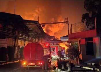 Pabrik Cat PT Kansai di Kota Tangerang Ludes Dilahap Si Jago Merah