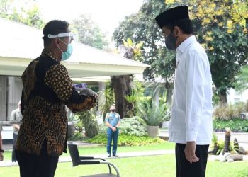 Presiden Jokowi Salat Jumat di Masjid Baiturrahim