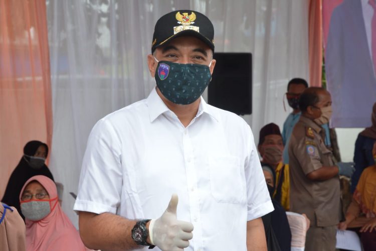 Bupati Tangerang Ahmed Zaki Iskandar