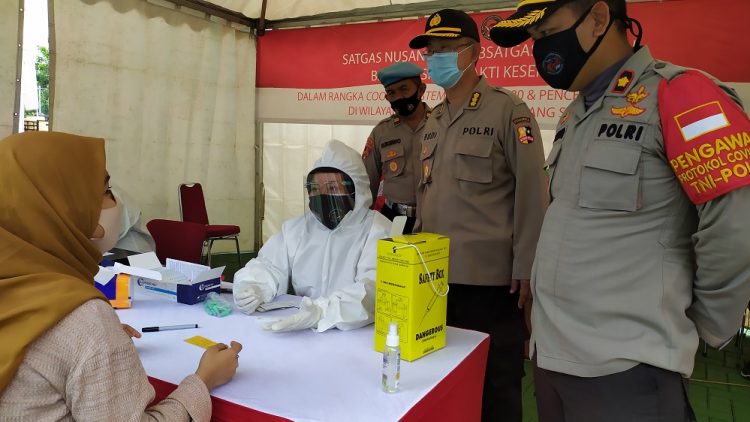 Rapid tes di Mapolres Tangsel. (PHD)