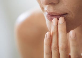 7 Penyebab Bibir Hitam untuk Anda yang Tidak Merokok