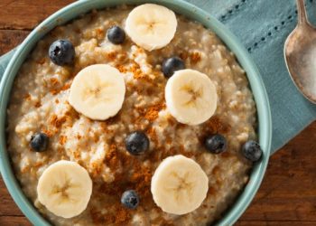 4 Kesalahan Makan Oatmeal yang Bikin Berat Badan Malah Naik