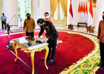 Resmikan Gedung Sekolah Vokasi Undip, Presiden Apresiasi Sinergi Perguruan Tinggi dan Industri