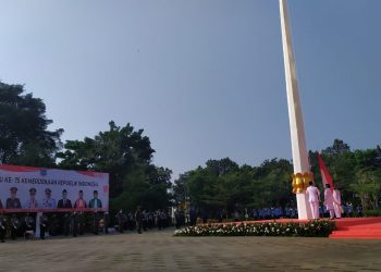 Airin Apel HUT RI di Halaman Balai Kota Tangsel