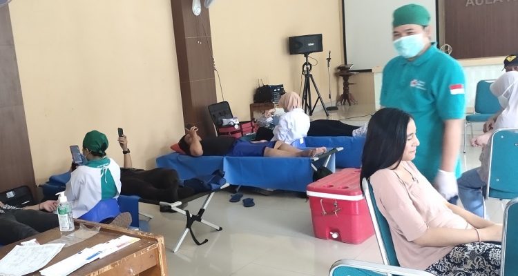 Donor darah PMI Tangsel. (SNG)