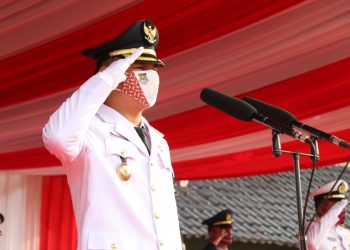 Wakil Bupati Tangerang Pimpin Upacara Penurunan Bendera