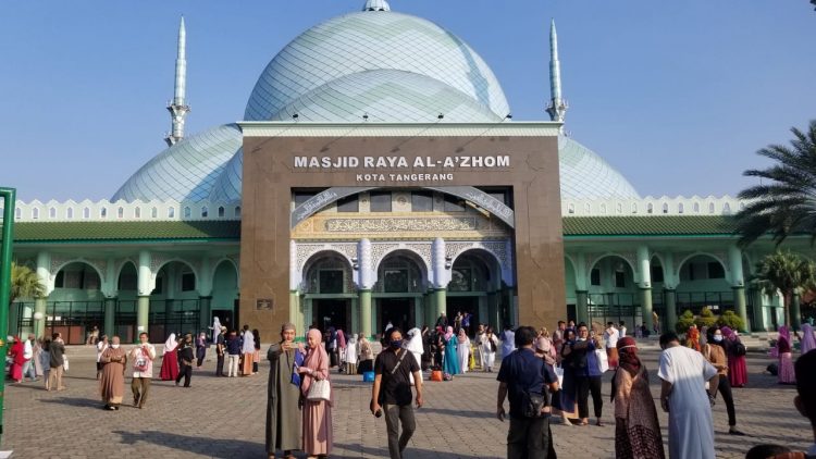 Masjid Al Azhom Kota Tangerang. (KEY)