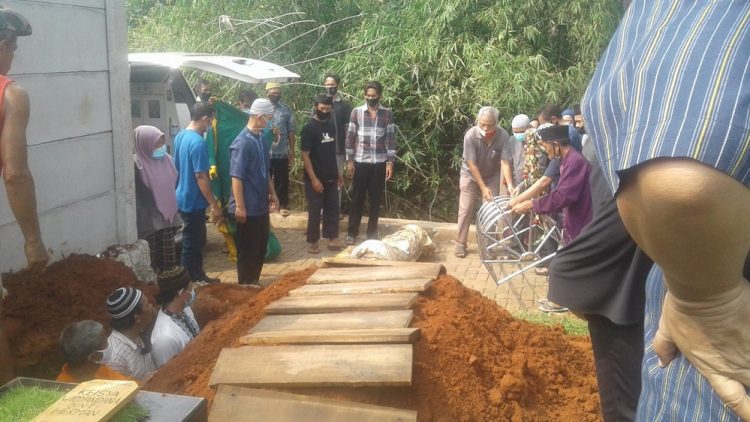 Pemakaman korban pembakaran rumah di Ciputat Timur, Tangsel. (SNG)