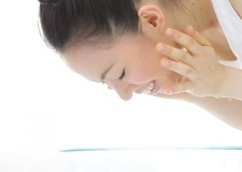 Memangnya Boleh Cuci Muka Pakai Sabun Mandi?