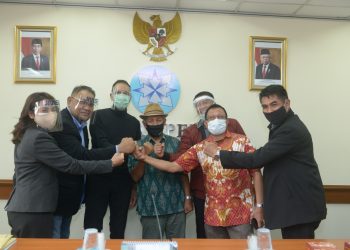 Gita Wirjawan Dampingi JMSI Serahkan Berkas Persyaratan Konstituen ke Dewan Pers