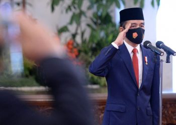 Presiden Jokowi Pimpin Upacara Peringatan ke-75 Hari TNI