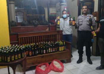 Polsek Kasemen Amankan Ratusan Botol Miras 