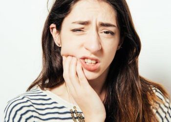 7 Cara Mengobati Rasa Sakit Akibat Tumbuh Gigi Bungsu Sebelum Cabut Gigi