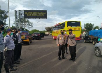 Batasi Warga ke Jakarta, Polres Serang Kota Filterisasi Pergerakan Orang di Pintu Tol 