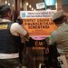 Sudah Tiga Kali Diperingatkan Masih Beroperasi, Tiga Cafe Disegel Tim Gagak Hitam
