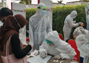 Ratusan Karyawan Angkasa Pura II Ditest Swab PCR