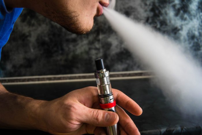 bedanya rokok elektrik dan vape