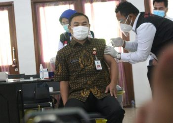 Wabup Tangerang Bersama Forkopimda Vaksinasi Covid-19 Tahap Kedua