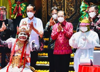 [VIDEO] Hanoman Ikuti Vaksinasi Covid-19 di Ubud