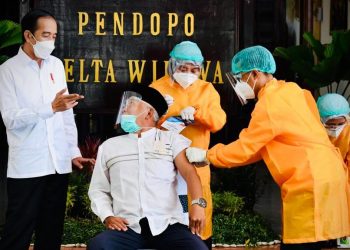 Peninjauan Vaksinasi Massal di Kabupaten Sidoarjo