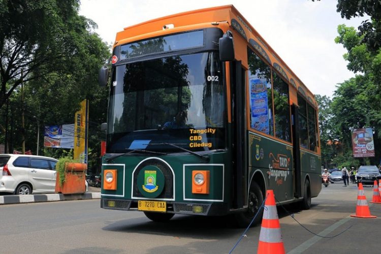 Di HUT Kota Tangerang ke-28, masyarakat bisa menumpang bus Tayo gratis. (IST)