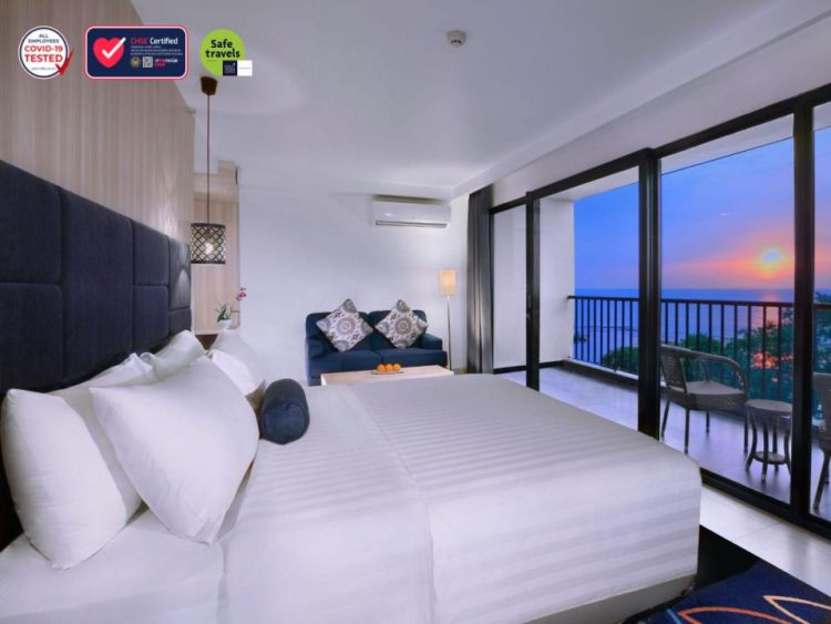 Tampilan kamar di Aston Anyer Beach Hotels. (IST)