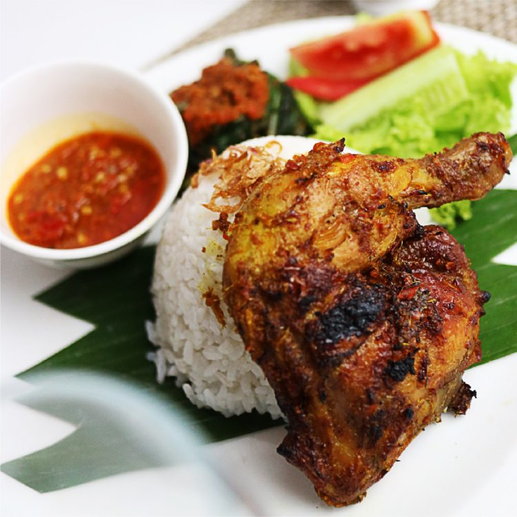Ayam bakar bumbu rempah. (IST)