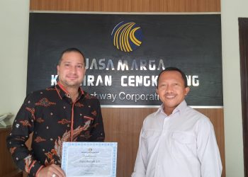 Rishi Wahab Terima Penghargaan dari PT JKC
