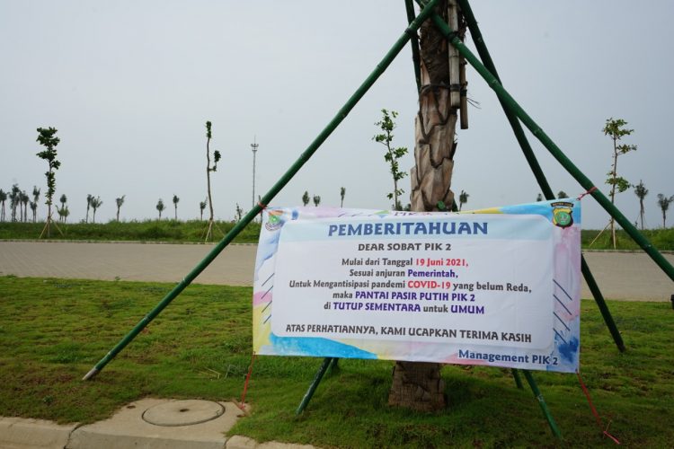 Pantai Pasir pUtih PIK 2 ditutup. (RIK)