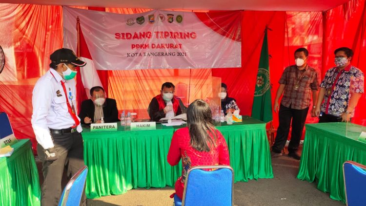 Sidang Tipiring pelanggar PPKM Darurat di Kota Tangerang. (KEY)