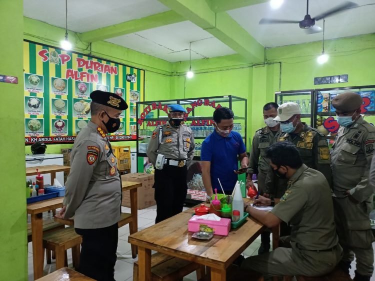 Pelanggar PPKM Darurat disanski Polda Banten. (IST)