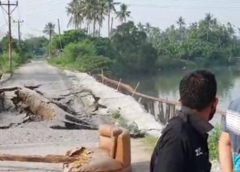 Jalan Amblas di Tanjung Burung Kabupaten Tangerang Bak Dihantam Tsunami Viral Di Medsos