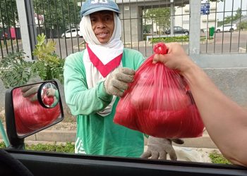 Peduli Pandemi Covid-19,  IOF Jakarta Salurkan Bantuan Warga Terdampak