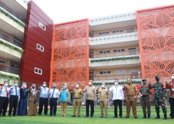 Walikota Tangsel Apresiasi Program Vaksinasi Pelajar Labschool Cirendeu