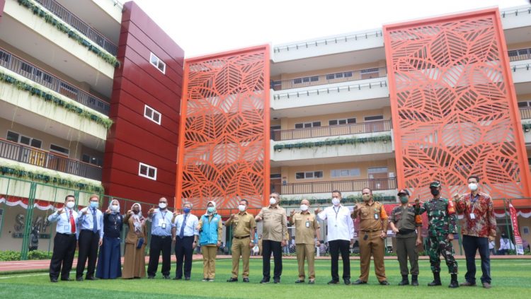 Vaksinasi pelajar di Labschool, Cireundeu, Ciputat Timur, Kota Tangsel. (RAY)