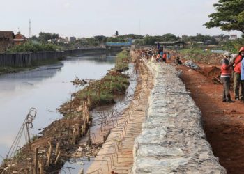 Antisipasi Banjir, Pemkot Tangerang Bangun 18 Turap di 13 Kecamatan