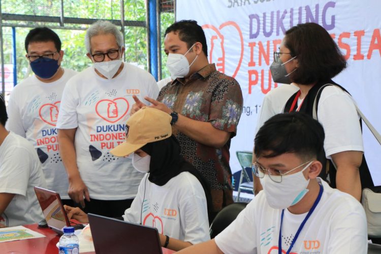 Walikota Tangerang Arief R. Wismansyah meninjau vaksinasi di PT. Gajah Tunggal Tbk. (IST)