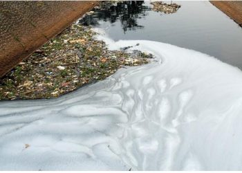 Warga Keluhkan Pembuangan Limbah Diduga Dari Pabrik Mayora ke Kali Kunir