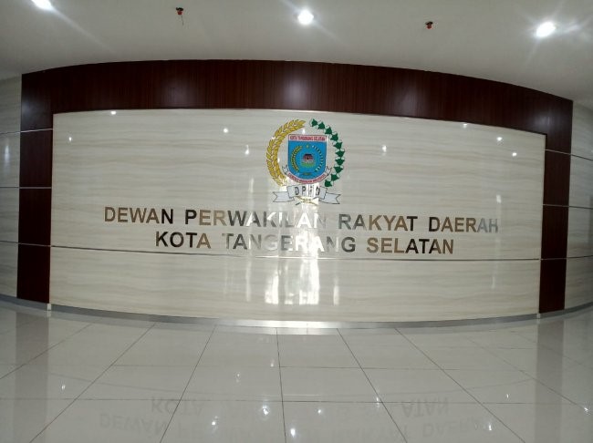 DPRD Kota Tangsel. (RAY)