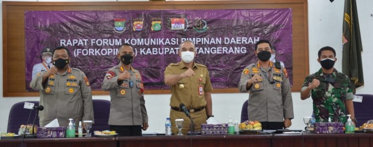 Forkominda Kabupaten Tangerang foto bersama usai rapat koordinasi pengamanan nataru. (IST)