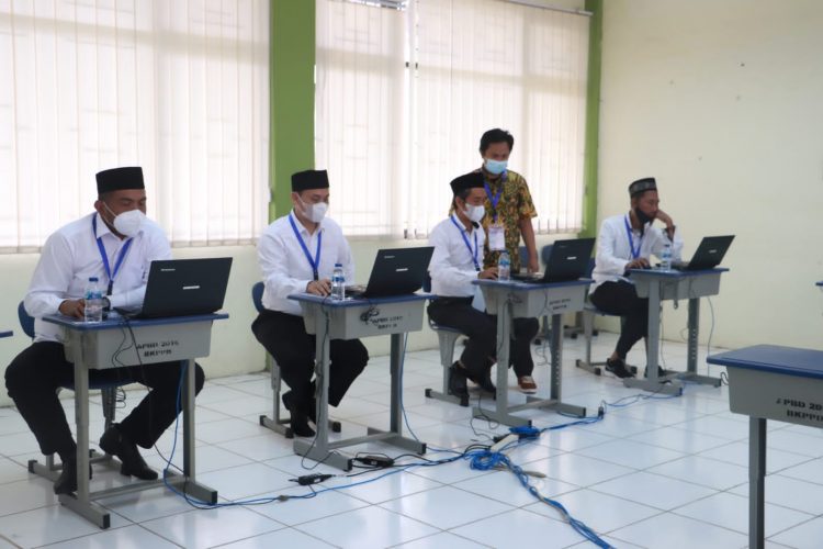 Tes calon kepala desa di Kabupaten Tangerang. (RIK)