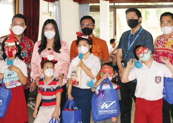Berbagi Kebahagiaan di Hari Natal, WOM Finance Ciputat Berikan Hadiah ke Puluhan Anak Berkebutuhan Khusus